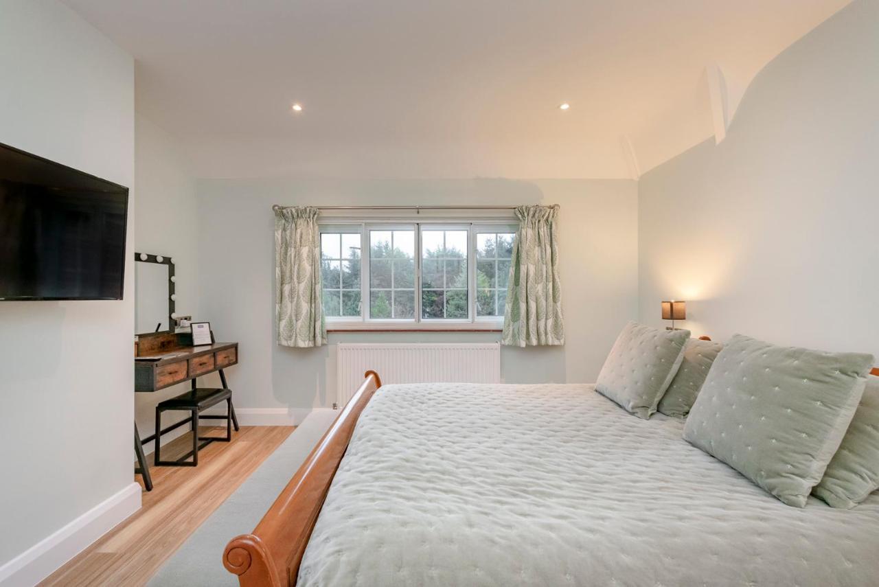 Hotel Westleigh à Ashtead Extérieur photo