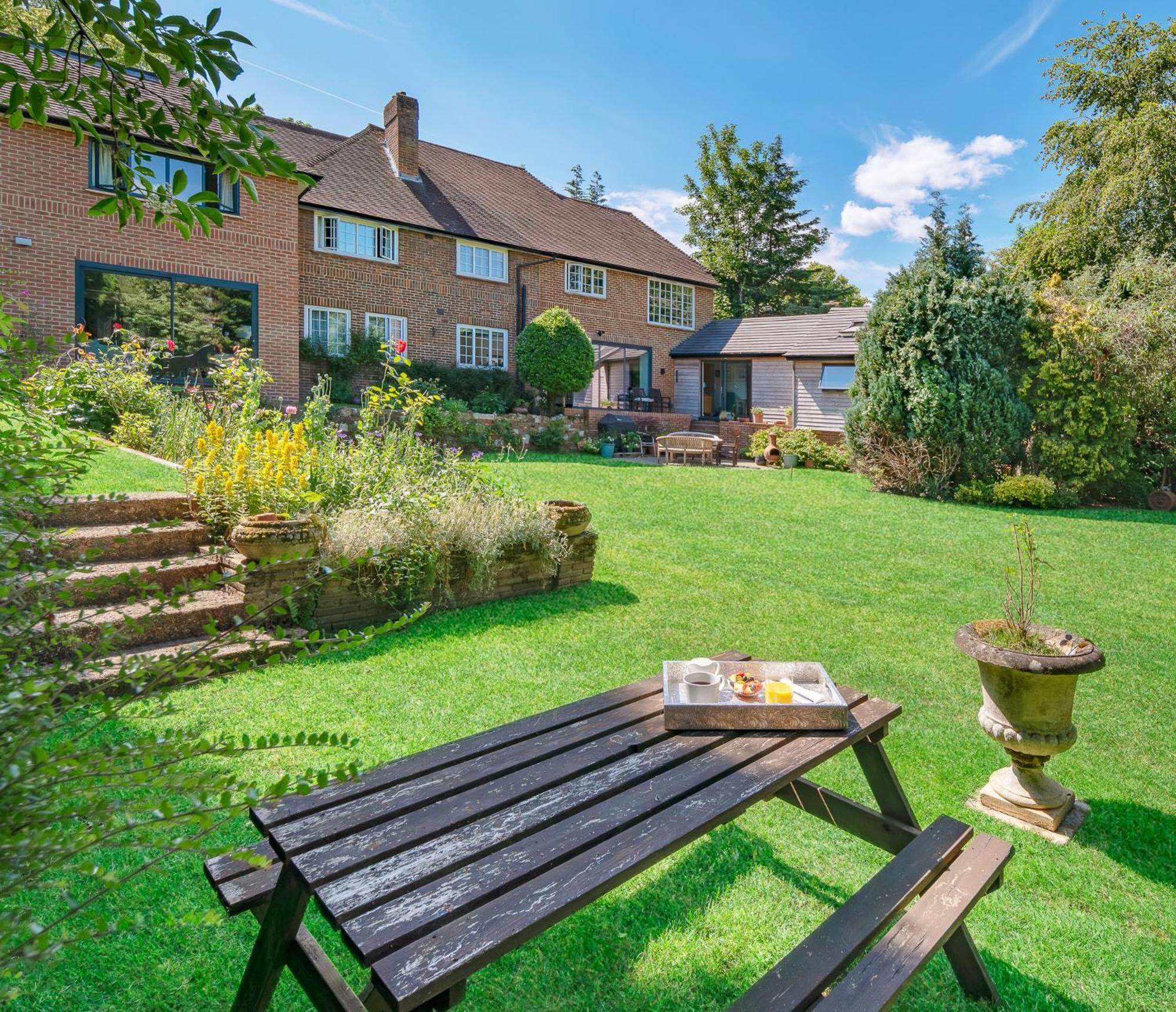 Hotel Westleigh à Ashtead Extérieur photo